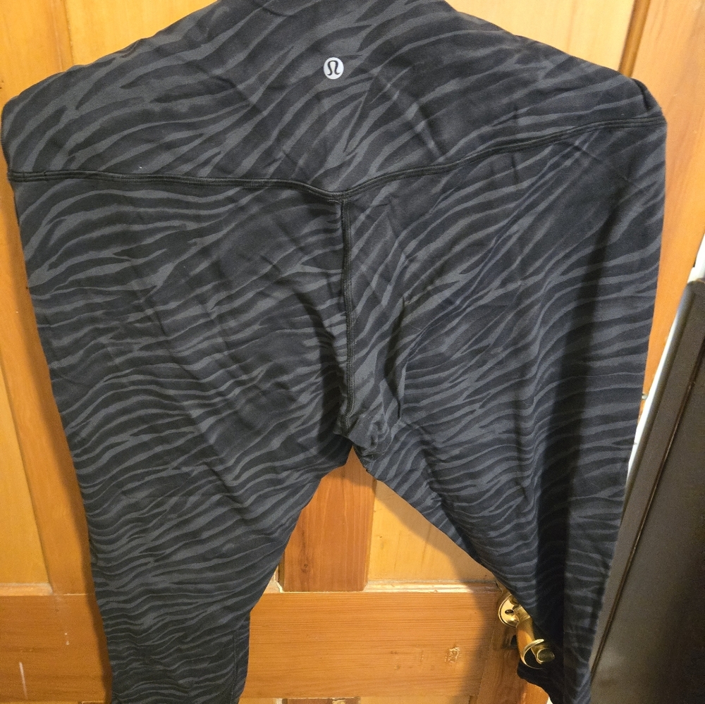 Lululemon Align Zebra sz 16 - Picture 3 of 5